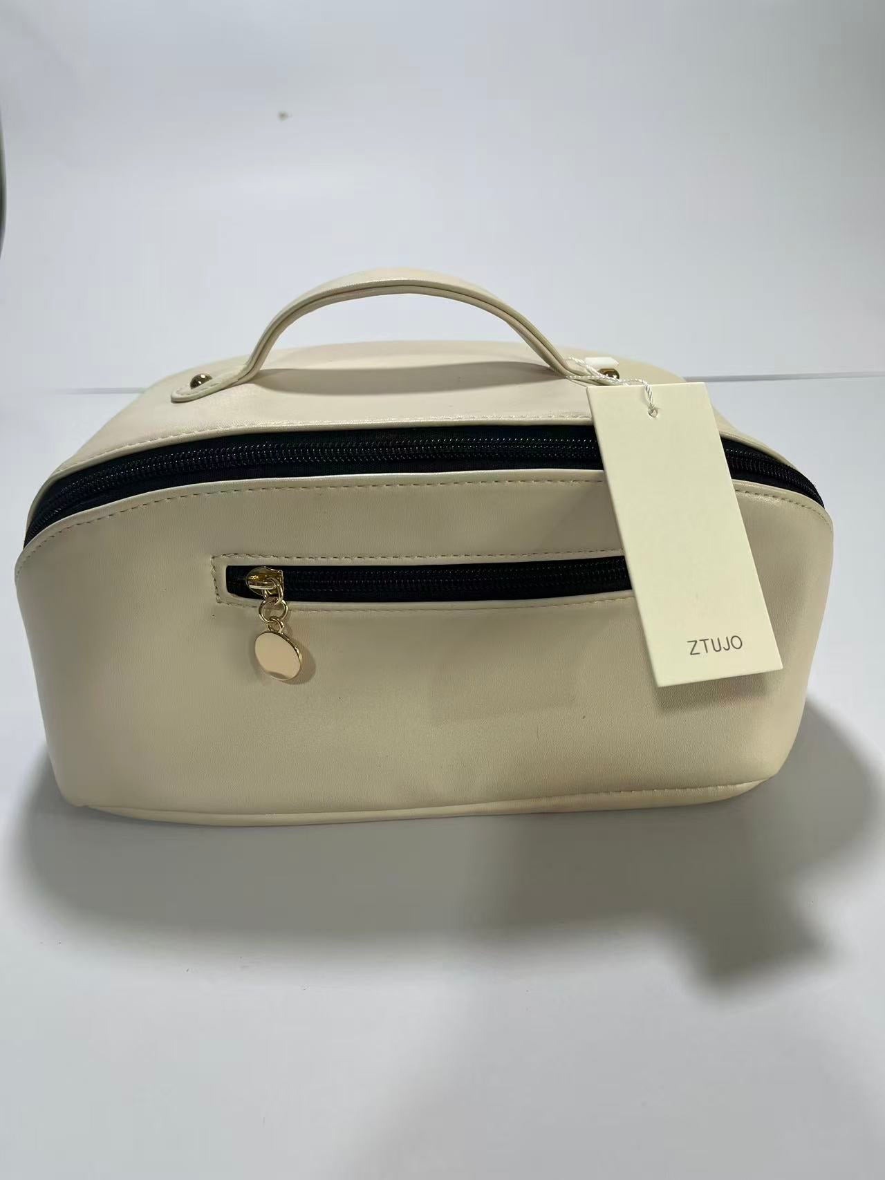 Damen Handtasche aus weichem Kunstleder – Alltagstasche & Reisetasche product image 3