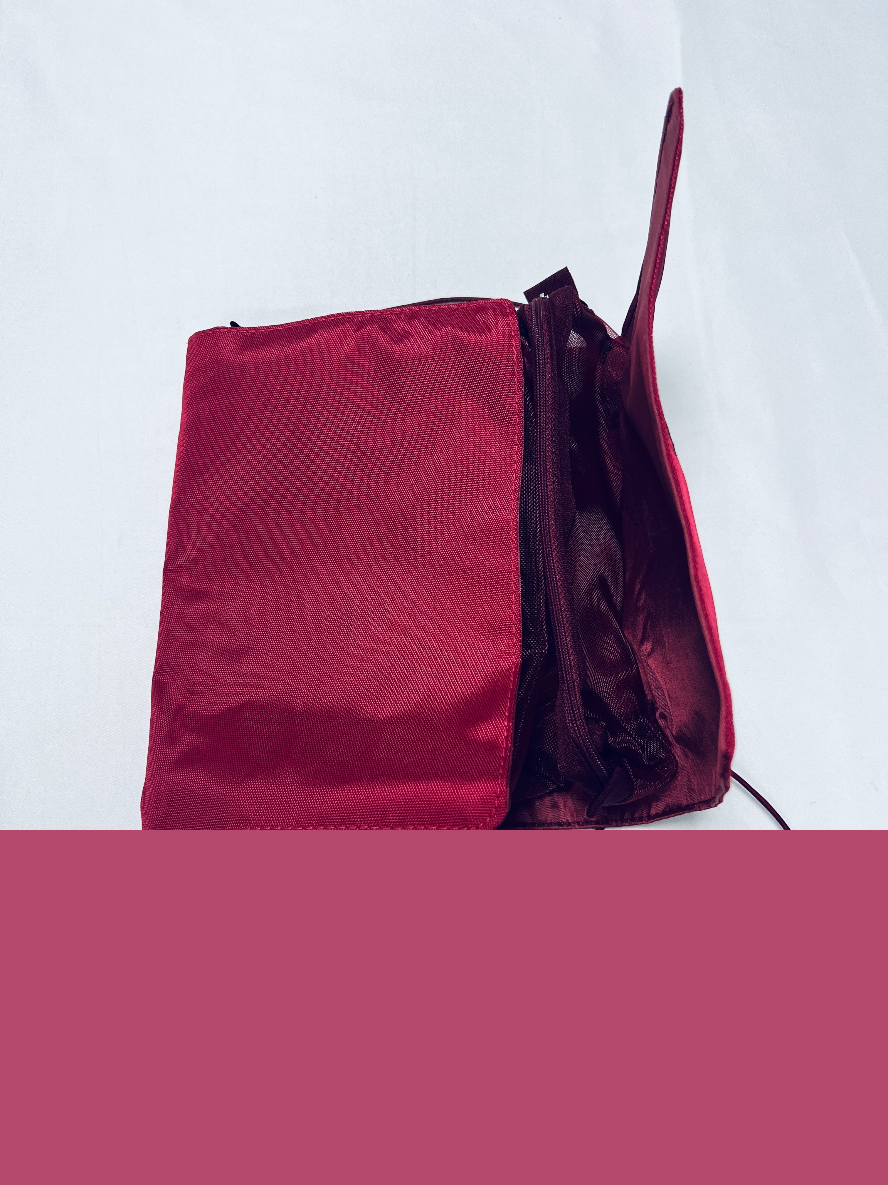 Wasserdichte Kulturbeutel-Reisetasche mit Aufhängeband für Accessoires detail image 3